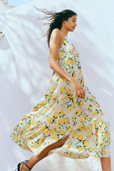 Gaun Bertali Berlapis-lapis